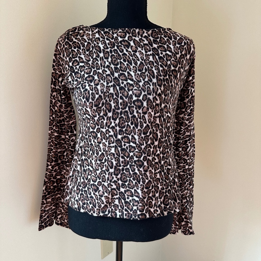 *WHITE HOUSE BLACK MARKET* Cheetah Print Long Sleeve Shirt Size Small